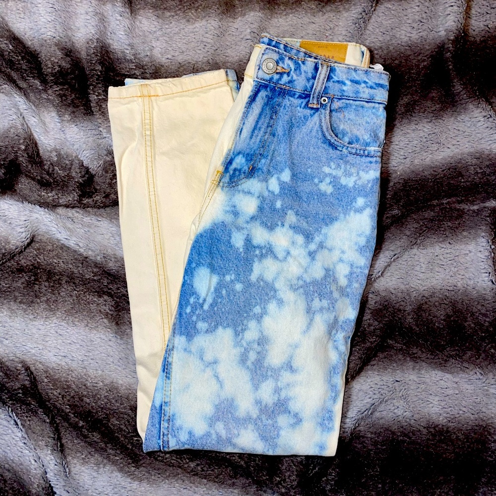 Two-toned High Rise Bleached Mom Jean